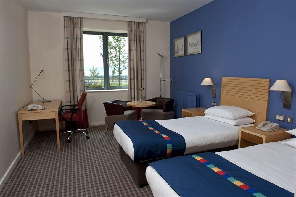 Cork Airport Hotel Exterior photo